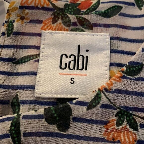 CABI sleeveless blouse. Ties in back and fully lined. Lightweight fabric. - Picture 5 of 8